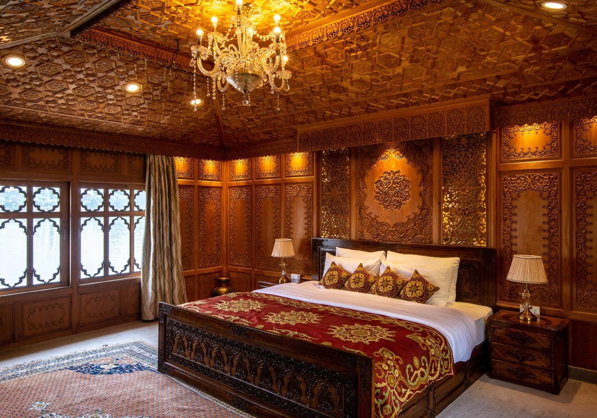 Mascot Houseboats Hotel ศรีนาการ์ ภายนอก รูปภาพ
