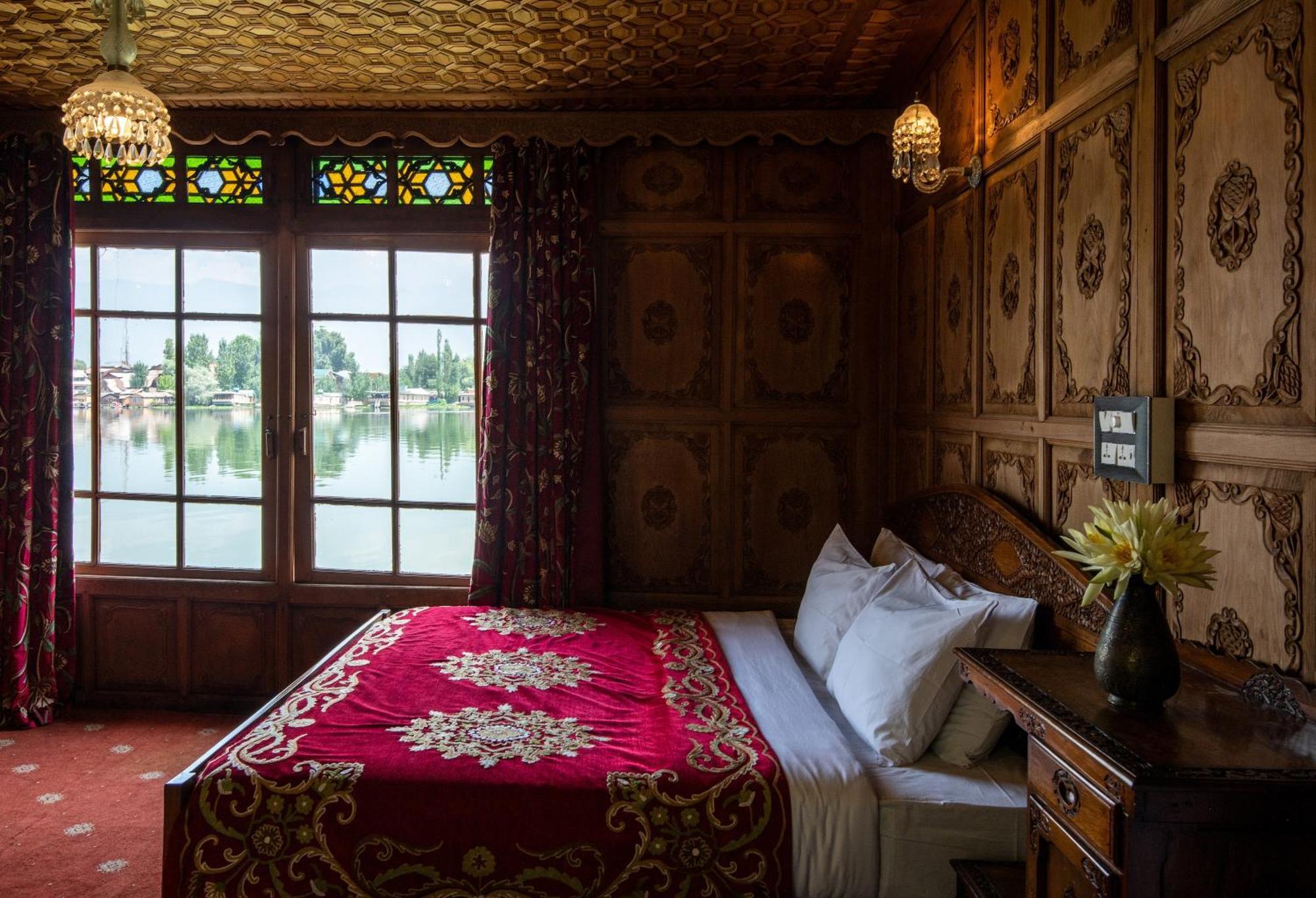 Mascot Houseboats Hotel ศรีนาการ์ ภายนอก รูปภาพ