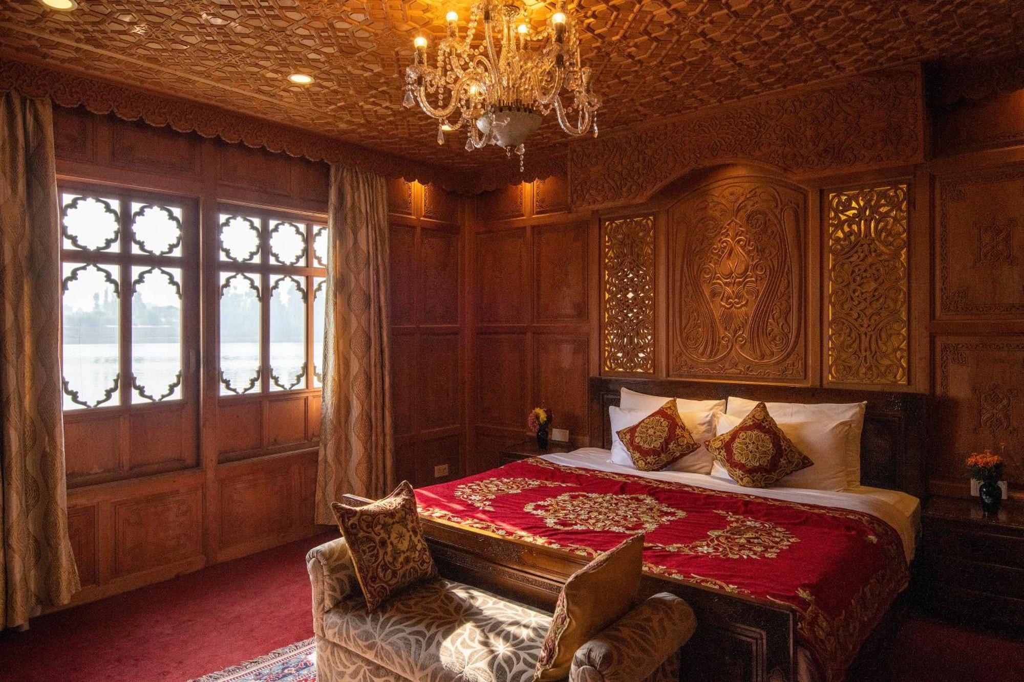 Mascot Houseboats Hotel ศรีนาการ์ ภายนอก รูปภาพ