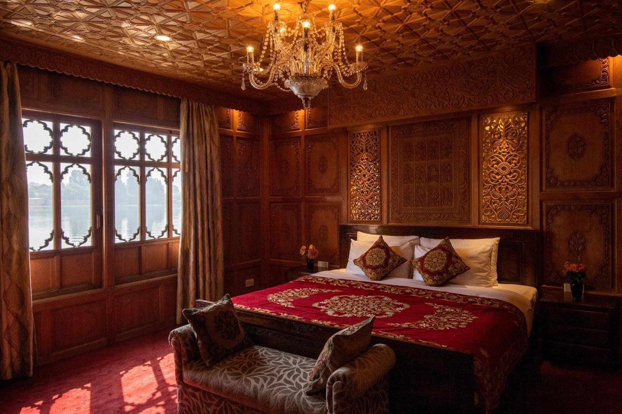 Mascot Houseboats Hotel ศรีนาการ์ ภายนอก รูปภาพ
