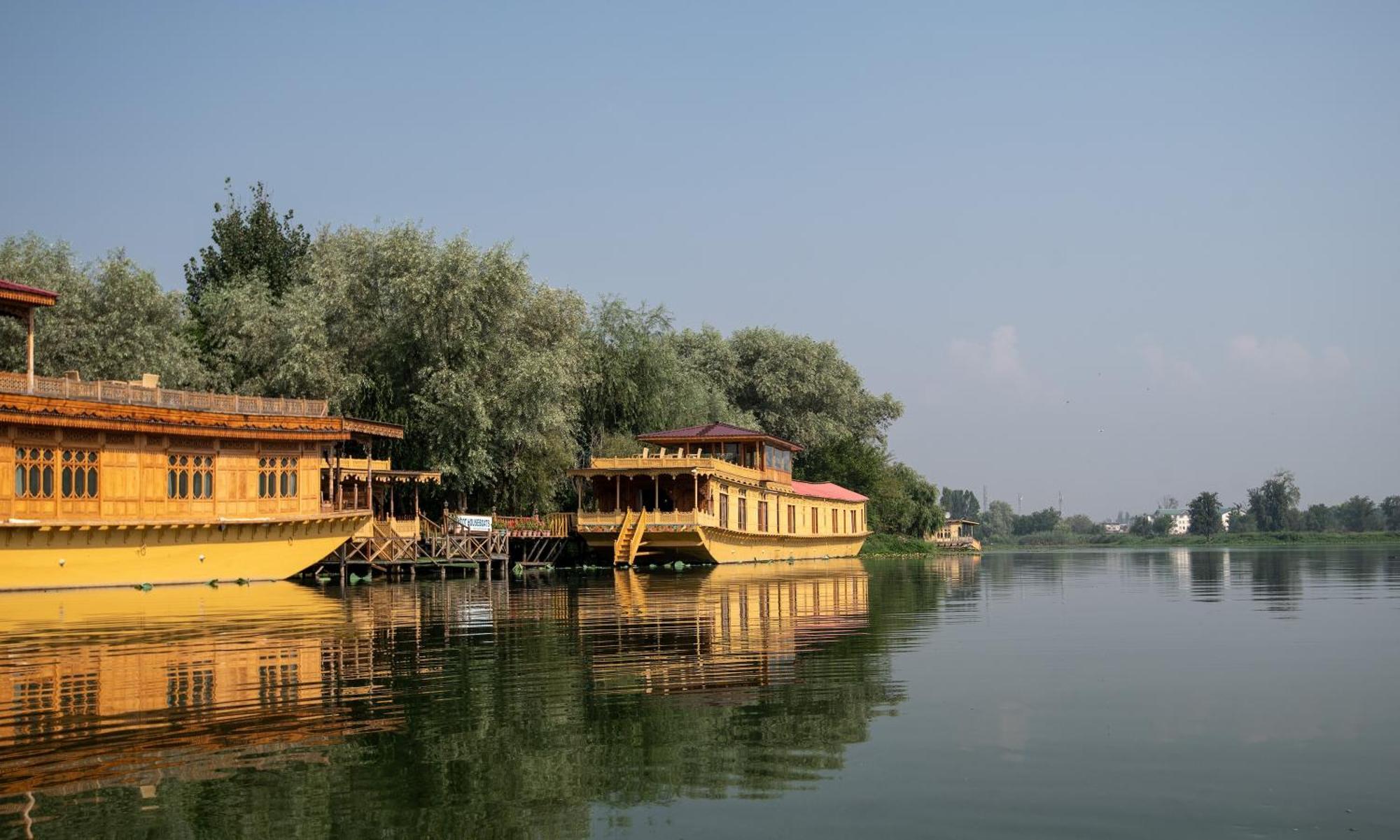 Mascot Houseboats Hotel ศรีนาการ์ ภายนอก รูปภาพ