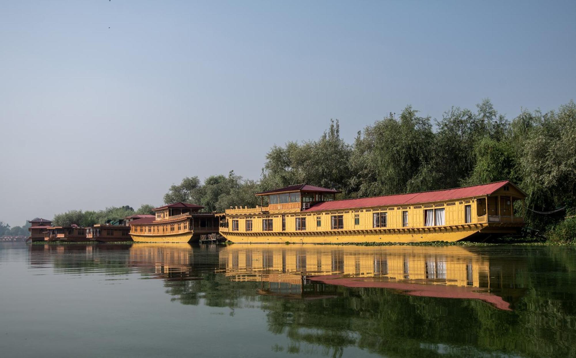 Mascot Houseboats Hotel ศรีนาการ์ ภายนอก รูปภาพ