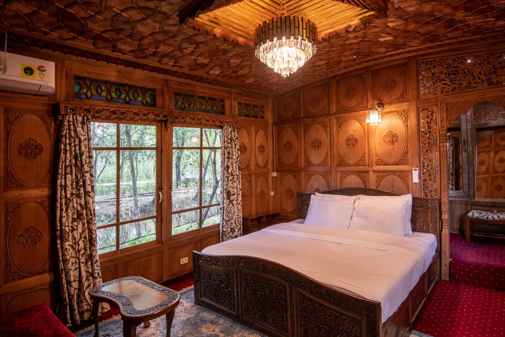 Mascot Houseboats Hotel ศรีนาการ์ ภายนอก รูปภาพ
