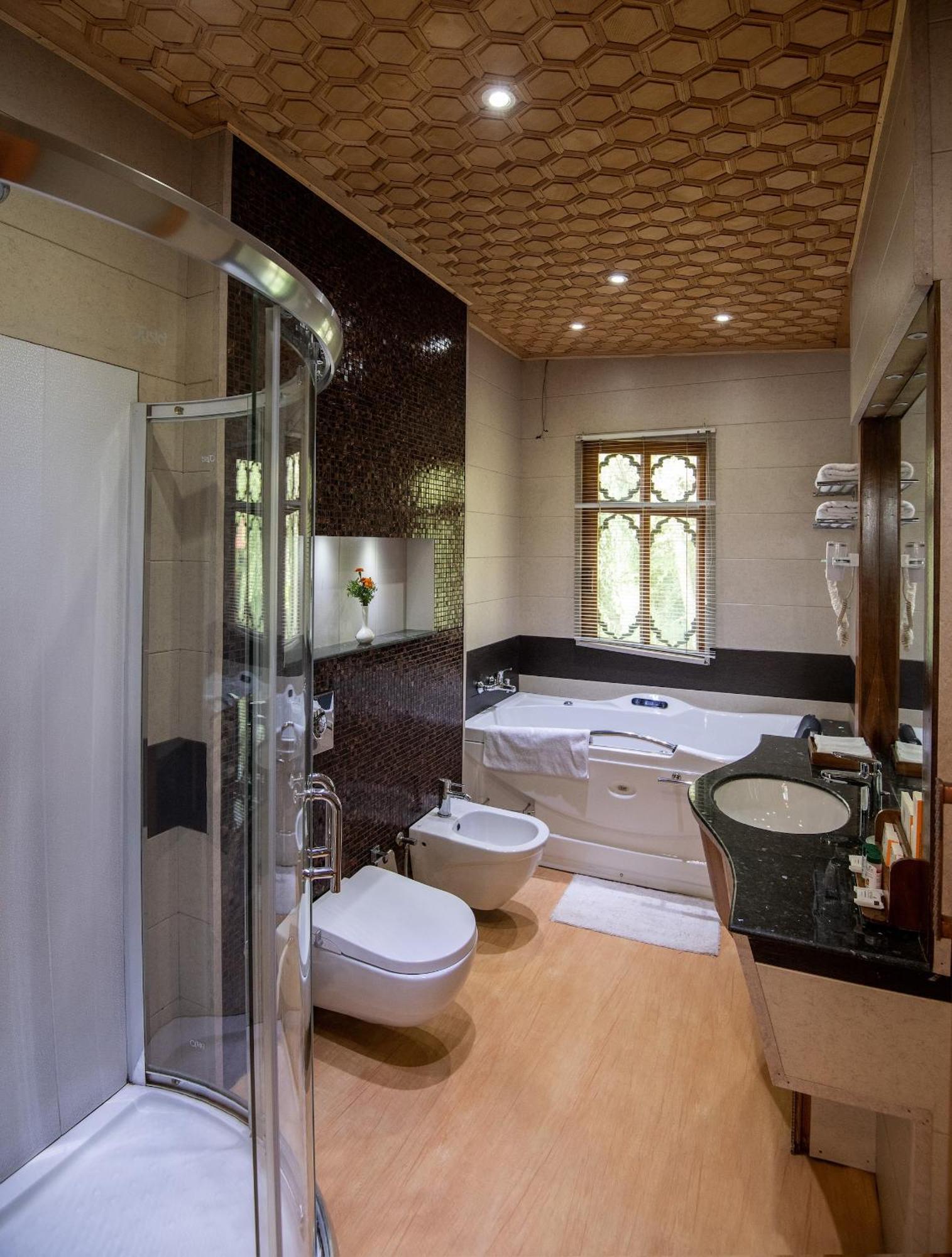 Mascot Houseboats Hotel ศรีนาการ์ ภายนอก รูปภาพ
