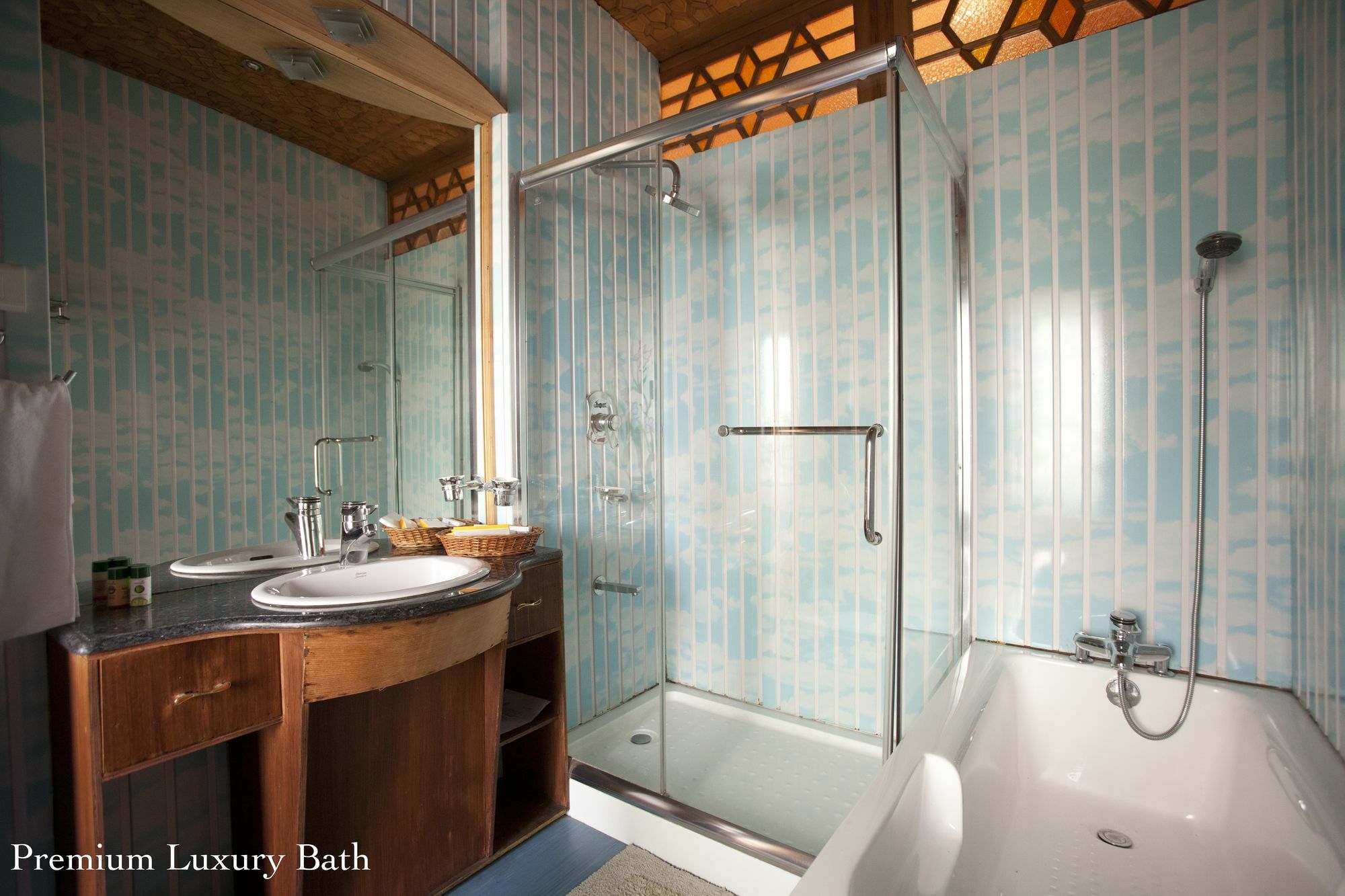 Mascot Houseboats Hotel ศรีนาการ์ ภายนอก รูปภาพ